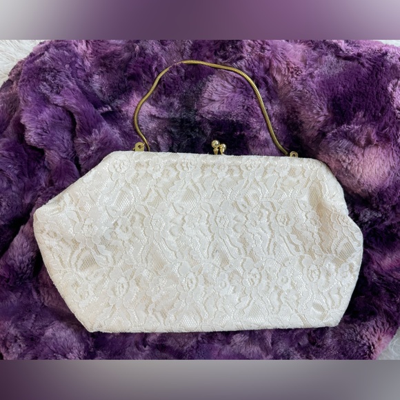 Wedding/Prom Clutch Bag with Gold Chain - Picture 4 of 4